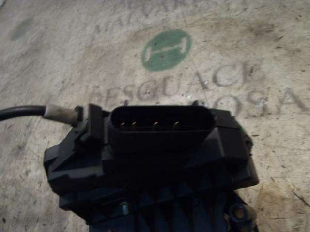 FORD 2099457 Cerradura de la puerta trasera derecha  disponible Valladolid