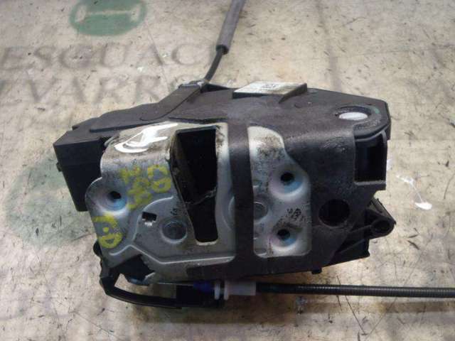 FORD 2099457 Cerradura de la puerta trasera derecha  en stock Terrassa