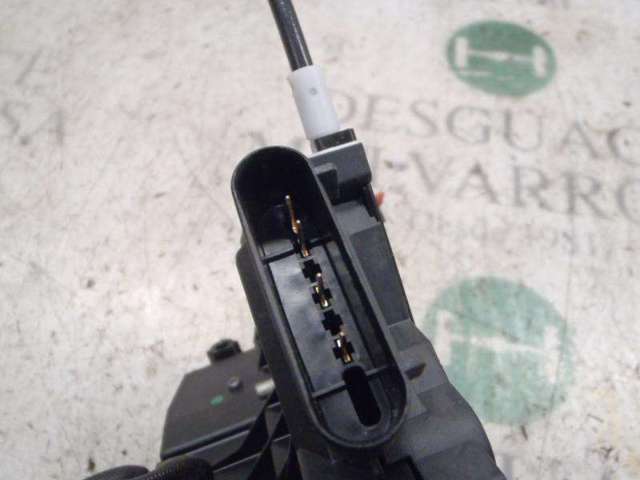 2099457 FORD Cerradura de la puerta trasera derecha  en stock Gandía