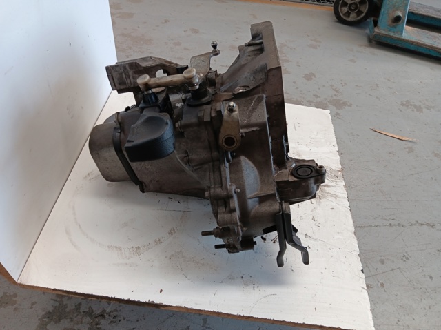 20CR03 PEUGEOT Caja de cambios manual completa  comprar en Jaén