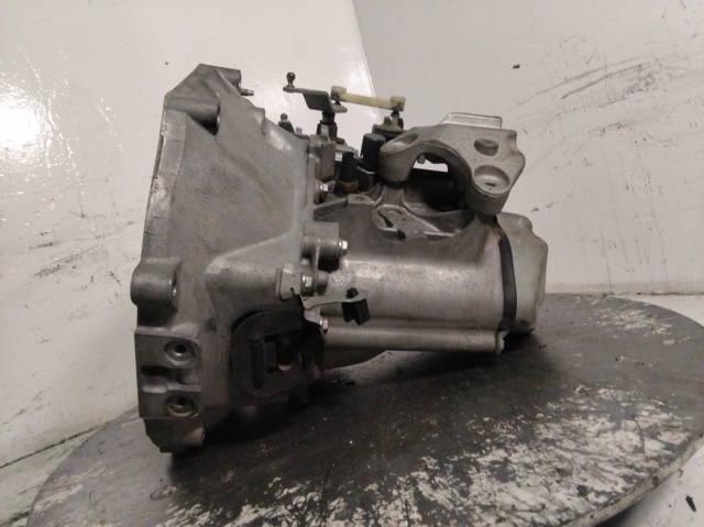 Caja de cambios mecánica, completa Peugeot 208 CA, CC