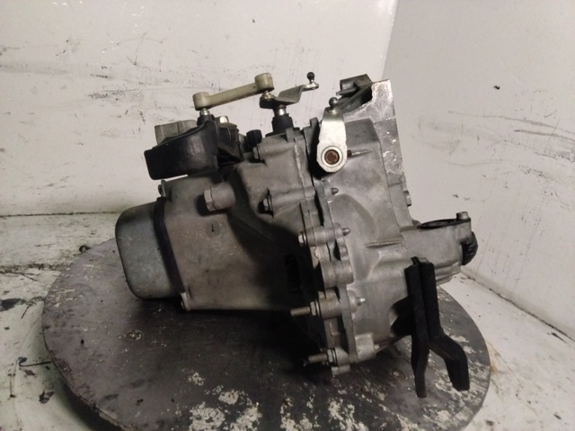 Caja de cambios mecánica, completa Peugeot 208 CA, CC