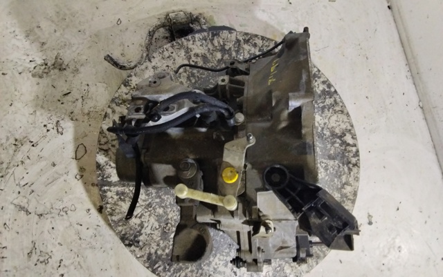 Caja de cambios mecánica, completa Peugeot 208 CA, CC