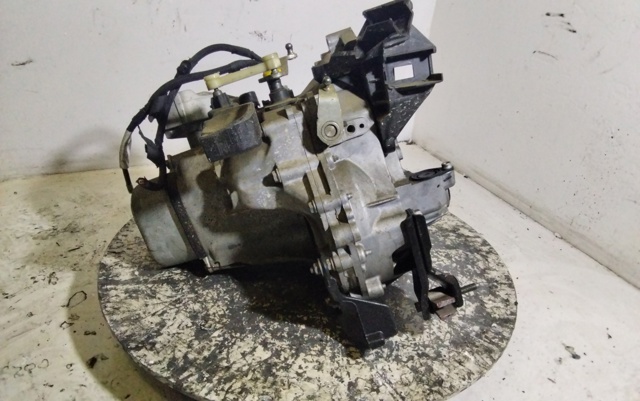 Caja de cambios mecánica, completa Peugeot 208 CA, CC