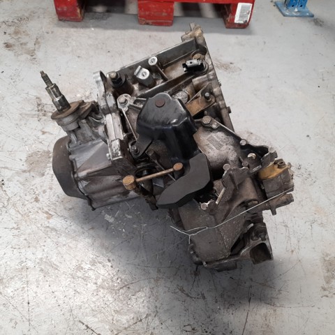 20DL65 Caja de cambios manual completa  disponible Utrera