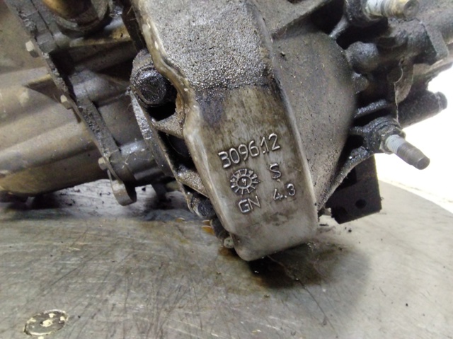 20DM69 PEUGEOT Caja de cambios  en stock Huelva