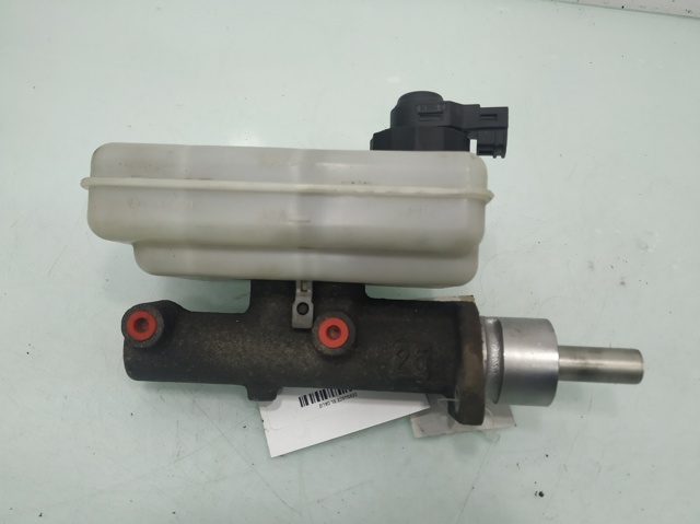 21027999 IVECO Cilindro principal de freno  disponible Ourense