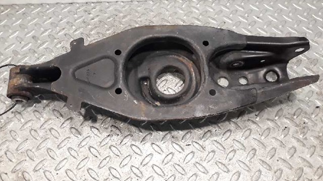 MERCEDES 2103503406 Brazo superior de suspensión trasera izquierdo/derecho  en stock Valencia