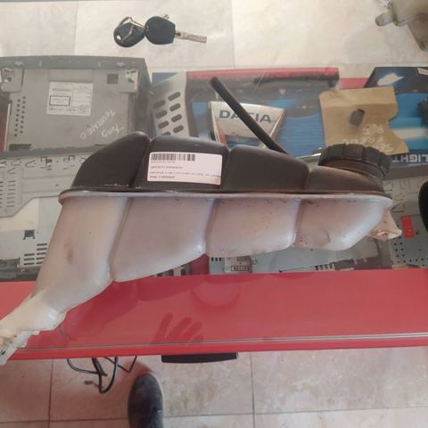 2105000549 MERCEDES Depósito de expansión del sistema de refrigeración  disponible Vigo