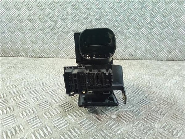 2105450104 MERCEDES Interruptor de luces en el tablero comprar Alcalá