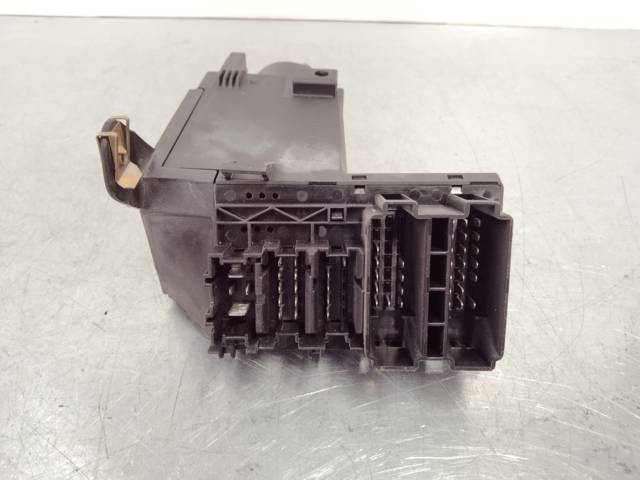 2105450104 Interruptor de luces en el tablero  disponible Burgos