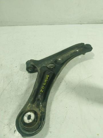 2106530 Brazo inferior izquierdo de la suspensión delantera  en stock Sabadell