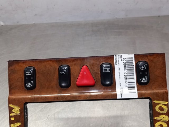 2108200151 MERCEDES Botón de encendido de calefacción del asiento  en stock Huelva