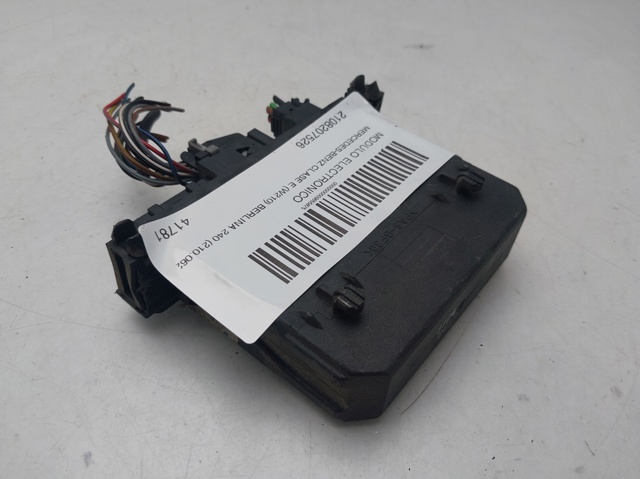 2108207526 Unidad de confort de la puerta delantera  en stock Sabadell
