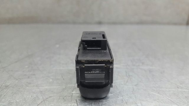 2108208210 MERCEDES Botón de encendido del motor del elevalunas trasero izquierdo  comprar en Jaén