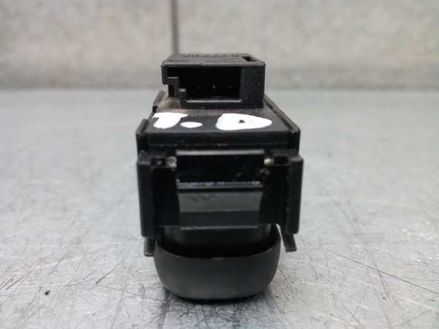 MERCEDES 2108208210 Botón de encendido del motor del elevalunas trasero izquierdo comprar Tarragona