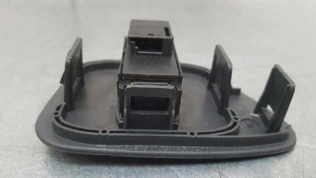 MERCEDES 2108208210 Botón de encendido del motor del elevalunas trasero izquierdo  disponible España