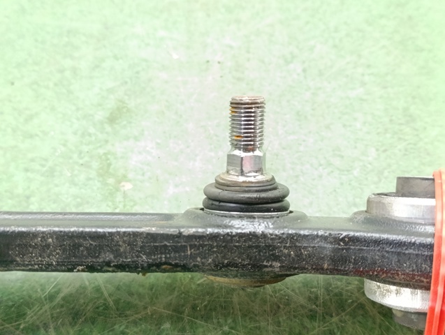 2113309107 MERCEDES Brazo inferior izquierdo de la suspensión delantera  en stock Gandía