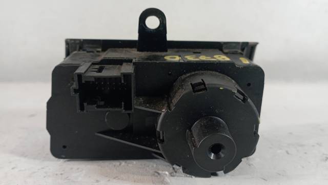2115450104 MERCEDES Interruptor de luces en el tablero  disponible Vigo