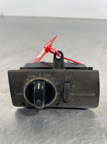 Interruptor de luces en el tablero 2115450304 MERCEDES