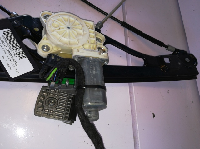 2117200146 MERCEDES Mecanismo de elevalunas de la puerta delantera izquierda  comprar en Oviedo