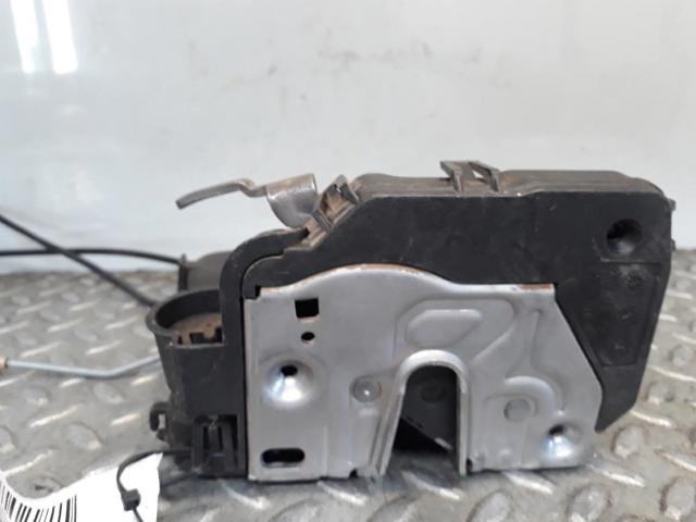 2117200635 Cerradura de puerta delantera derecha  en stock Granada
