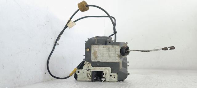 MERCEDES 2117200635 Cerradura de puerta delantera derecha  en stock Terrassa