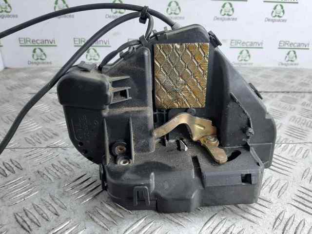 2117300535 MERCEDES Cerradura de puerta trasera izquierda  disponible Ourense