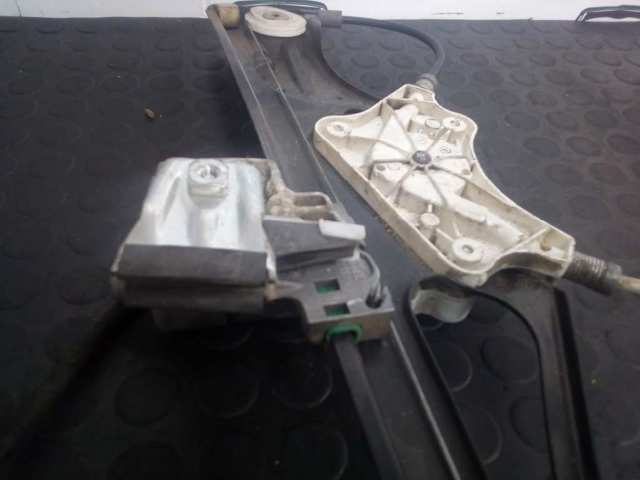 MERCEDES 2118203042 Motor del elevalunas de la puerta delantera derecha  comprar en Ponferrada