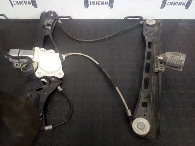2118203042 MERCEDES Motor del elevalunas de la puerta delantera derecha  en stock Huelva