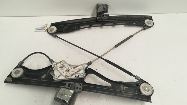 2118203042 Motor del elevalunas de la puerta delantera derecha comprar Almería