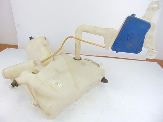 2118601460 Depósito de limpiaparabrisas  en stock Granada