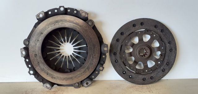 Plato de presión de embrague 21211223317 BMW