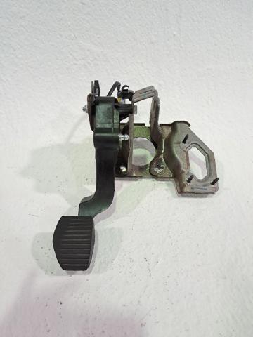 Pedal de embrague Peugeot 208 hatchback comprar en España