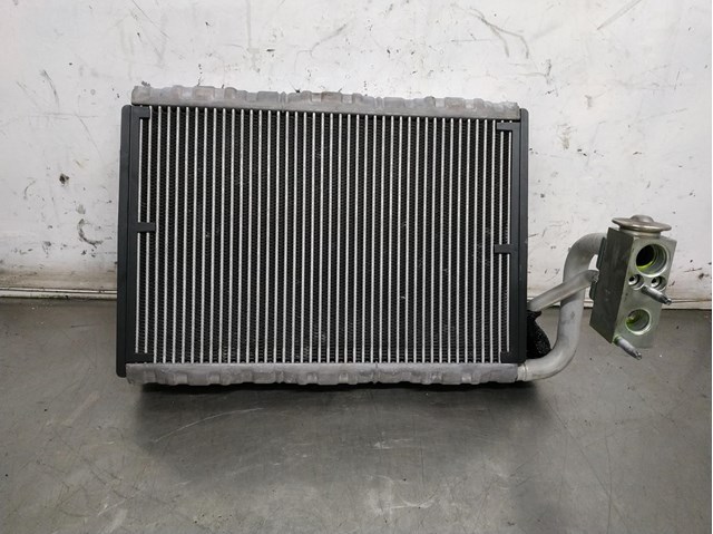 Radiador calefaccion / aire acondicionado para mercedes-benz clase c c 200 cdi (204.001) om651913 2128300284