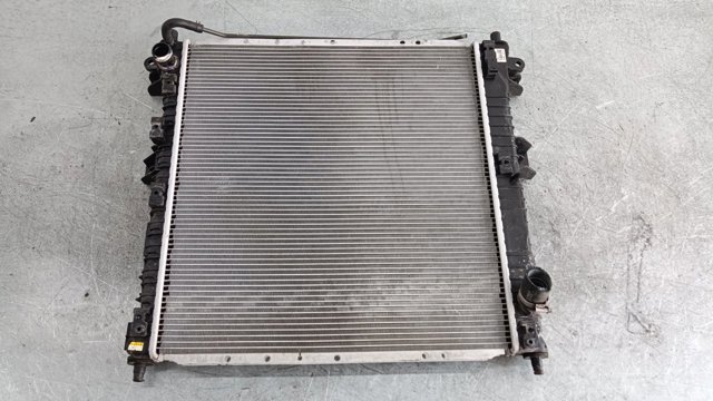 Radiador refrigeración del motor 2131009151 Ssang Yong