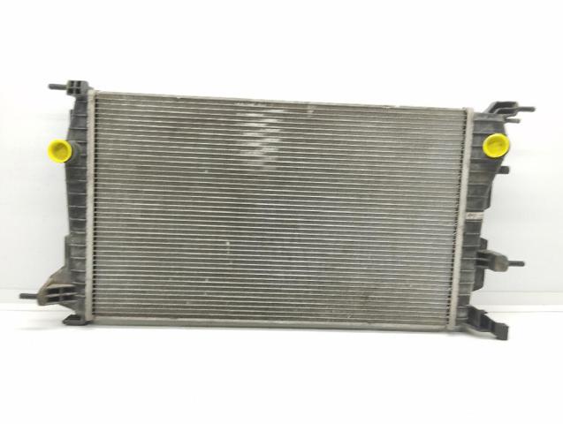 214100068R Radiador de refrigeración del motor  disponible Málaga