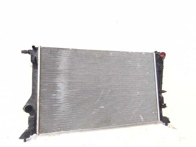 214102845R Radiador de refrigeración del motor  disponible Utrera