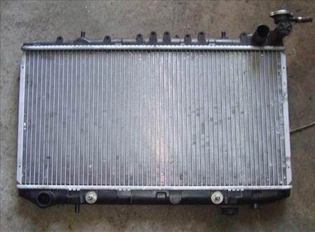 Comprar Radiador de refrigeración del motor Nissan Primera P10 a bajo precio