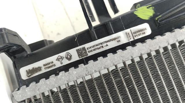 RENAULT 214107347R Radiador de refrigeración del motor  disponible España