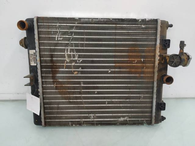 Radiador refrigeración del motor 2141098B00 Nissan