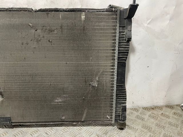 NISSAN 21410JD01B Radiador de refrigeración del motor  disponible Valladolid
