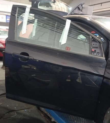 FORD 2147844 Puerta delantera derecha  disponible Lugo
