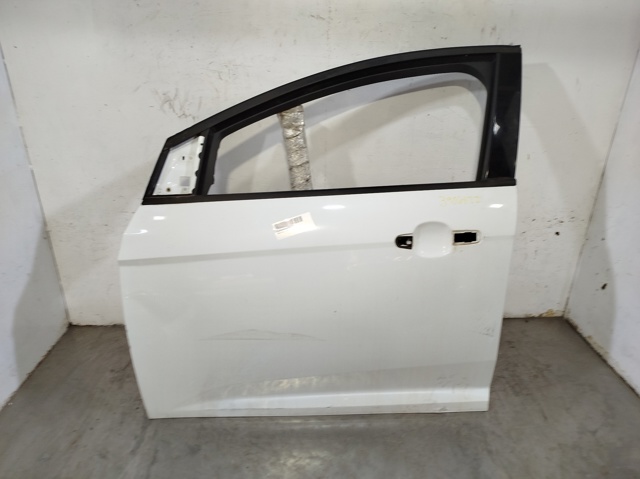 Puerta delantera izquierda Ford Focus segundo mano en Madrid