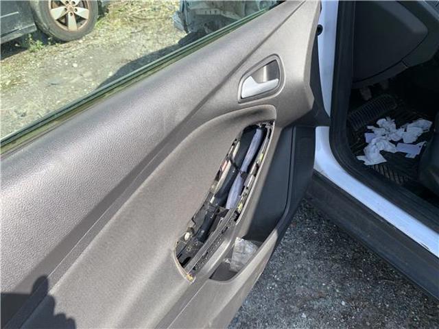 2147846 FORD Puerta delantera izquierda  disponible Ourense