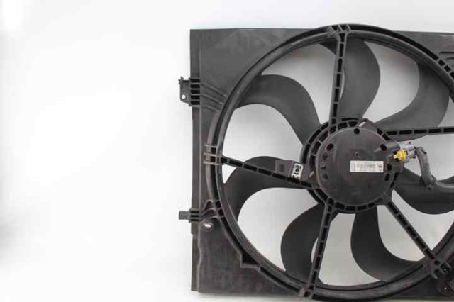 214814EB0B NISSAN Difusor del radiador de refrigeración con motor y hélice  disponible Alicante