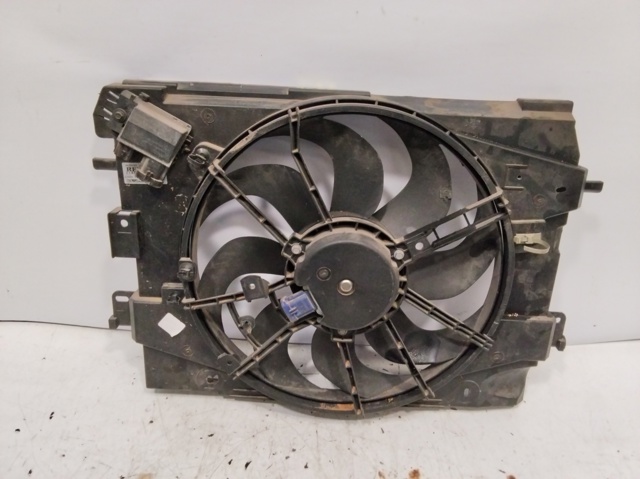 214818009R Difusor del radiador de refrigeración con motor y hélice  disponible Utrera