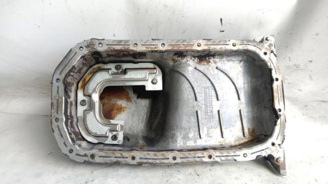 2151026010 Cárter de aceite del motor  en stock Castellón