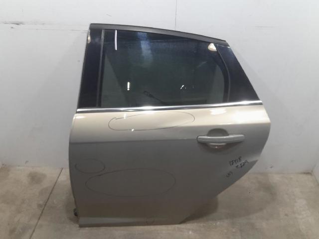 Puerta delantera izquierda Ford Focus III CB8 segundo mano