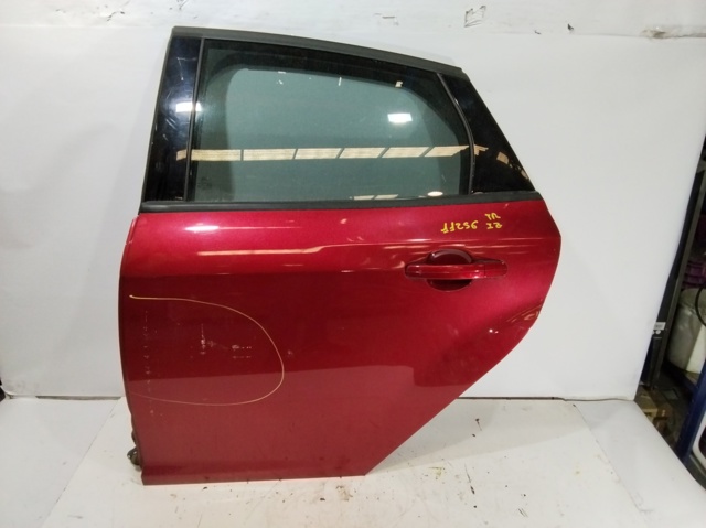 Comprar Puerta trasera izquierda Ford Focus III hatchback usado
